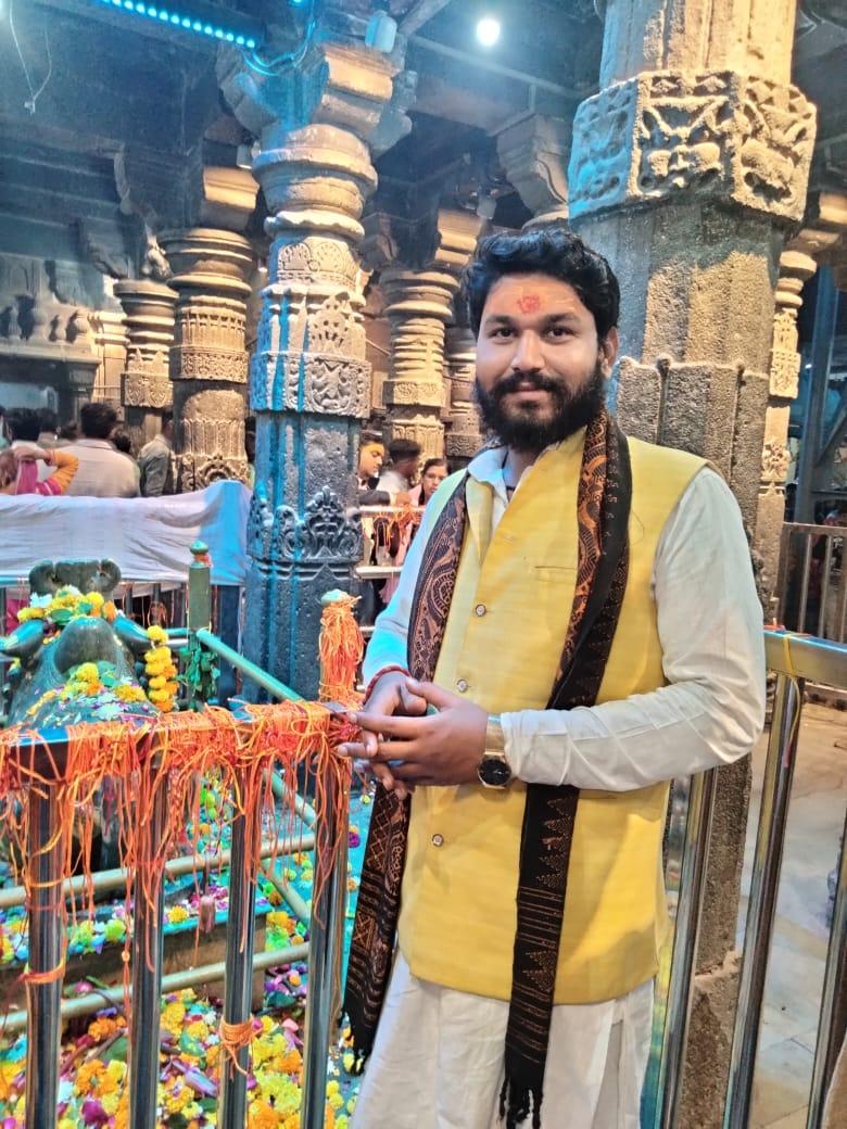 Pt. Ravi Dube