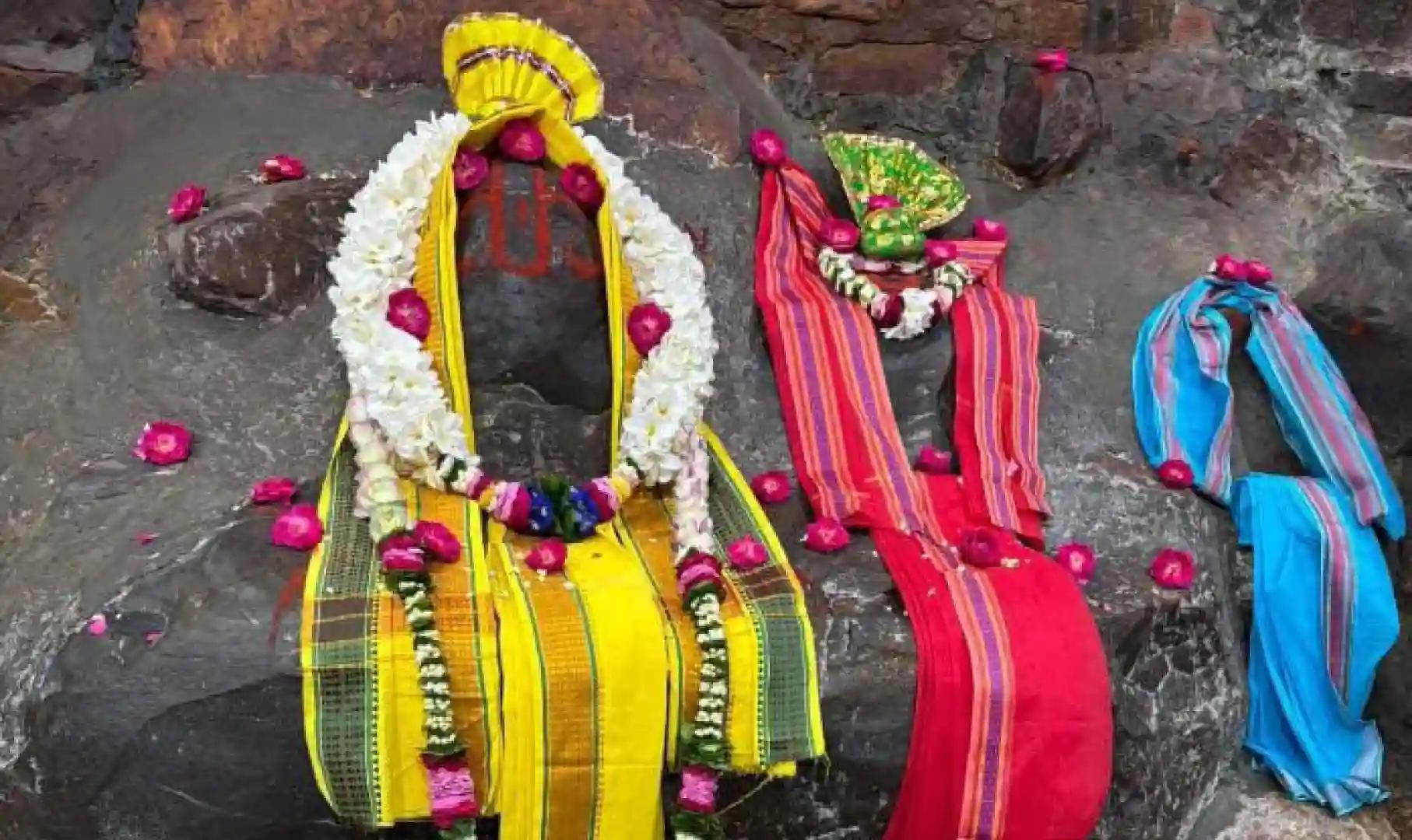 श्री गिरिराज जी मुखारविंद मंदिर, मथुरा, उत्तर प्रदेश