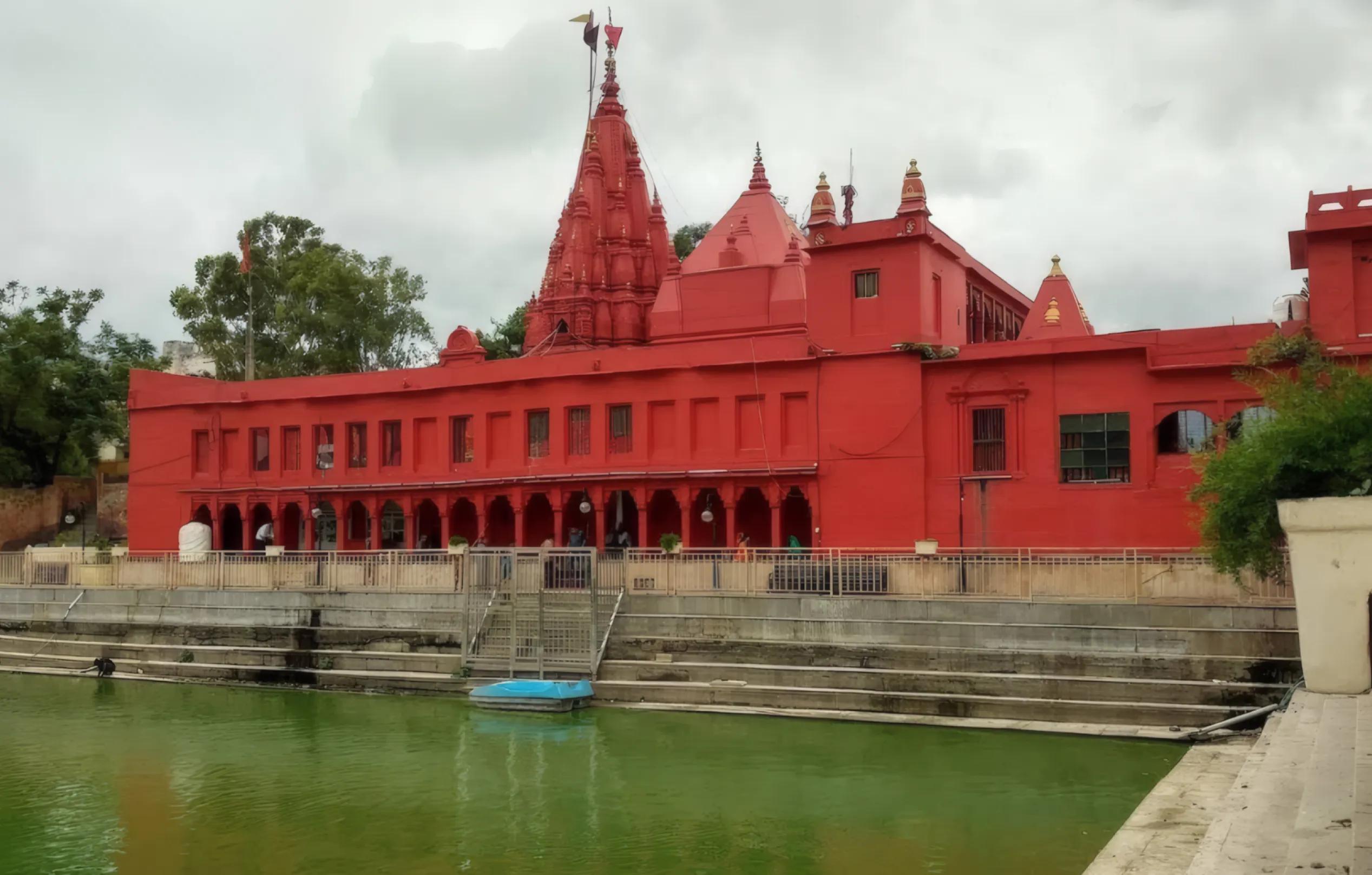 Shri Durga Kund Temple, Kashi, Uttar Pradesh