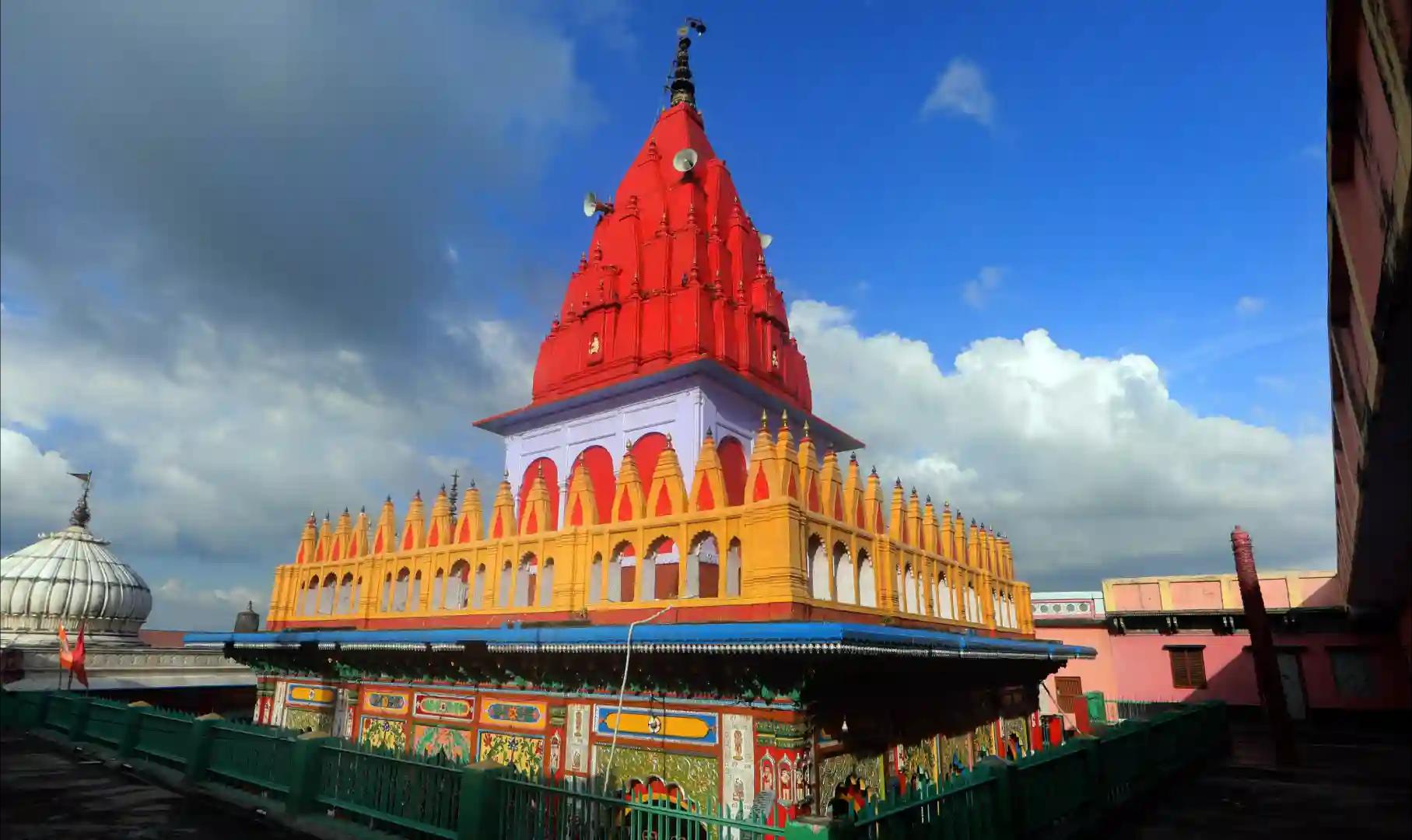 Shri Hanuman Garhi Temple, Ayodhya, Uttar Pradesh Shri Hanuman Garhi Temple, Ayodhya, Uttar Pradesh
