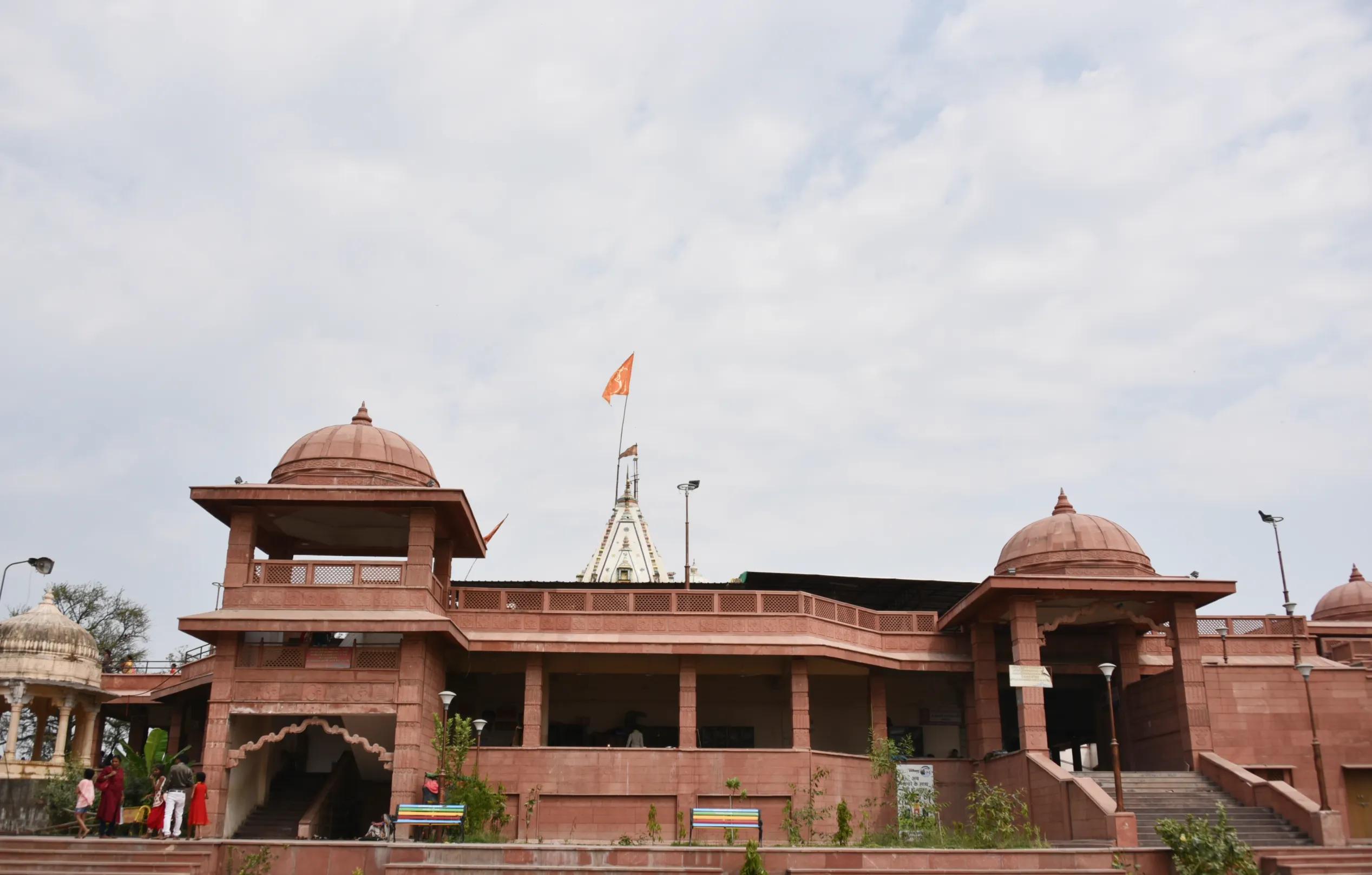 Shri Hanuman Garhi Temple,Ayodhya, Uttar Pradesh 