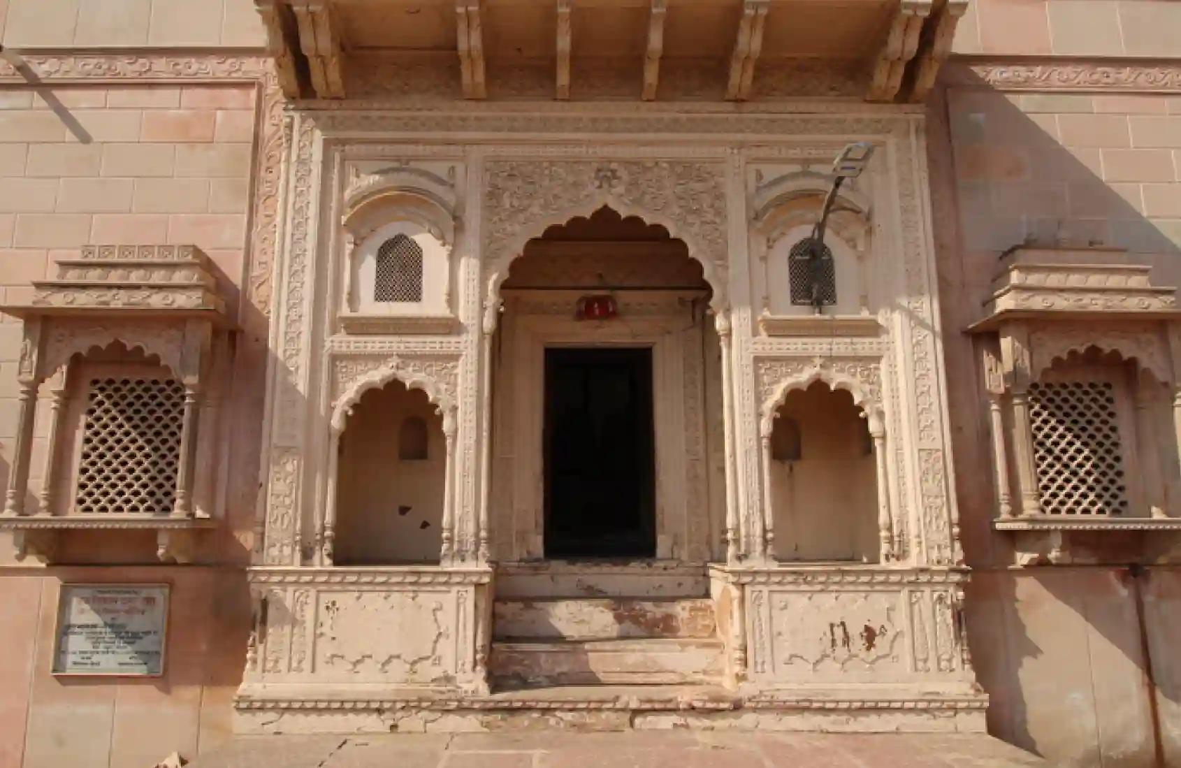 శ్రీ దీర్ఘ విష్ణు ఆలయం, మథుర, ఉత్తరప్రదేశ్