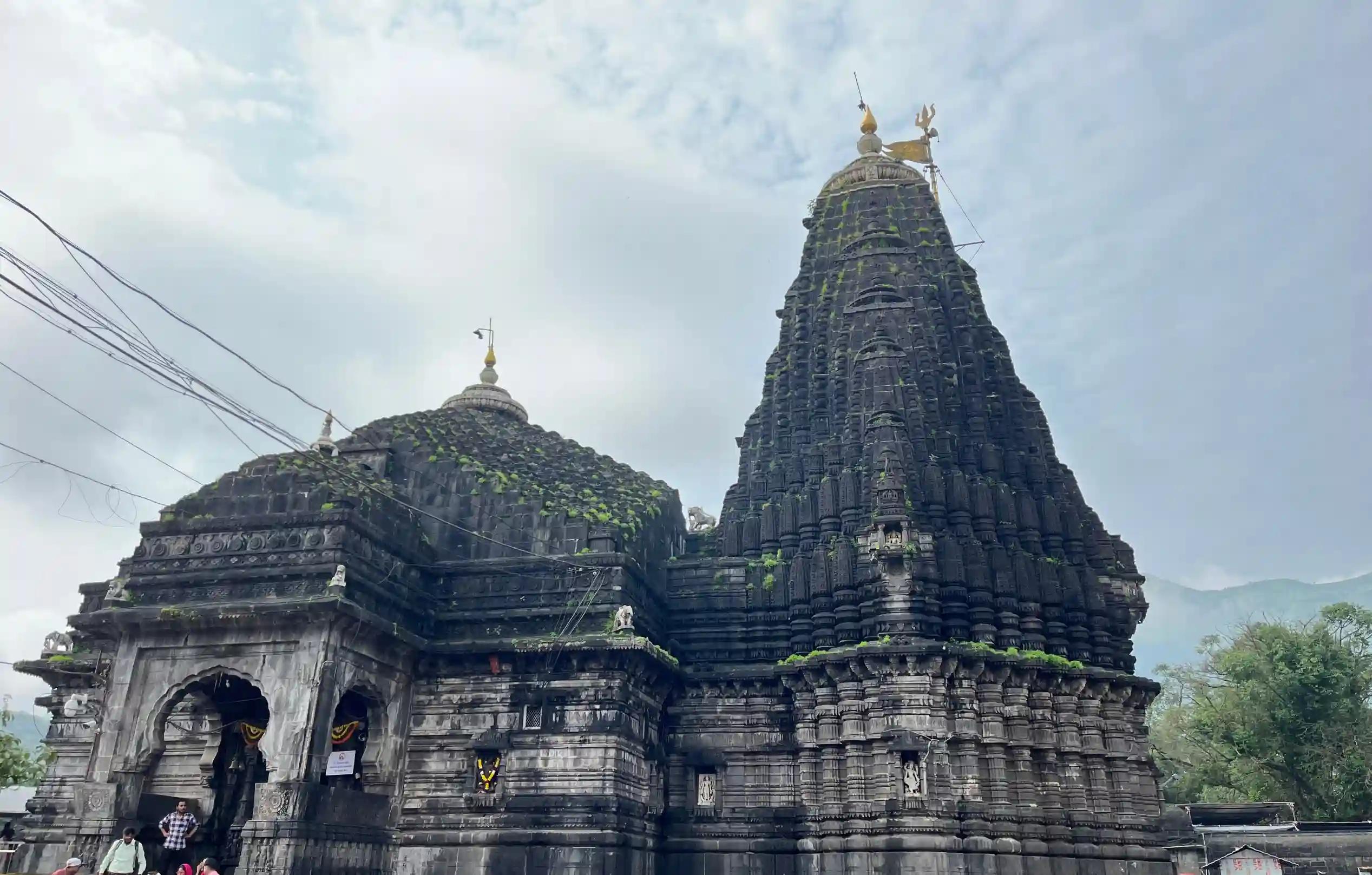 శ్రీ త్రయంబకేశ్వర జ్యోతిర్లింగ ఆలయం, నాసిక్, మహారాష్ట్ర
