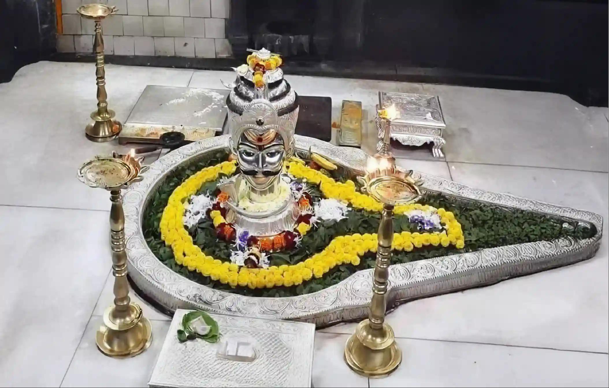Shri Trimbakeshwar Jyotirlinga Temple,Nashik - Maharashtra