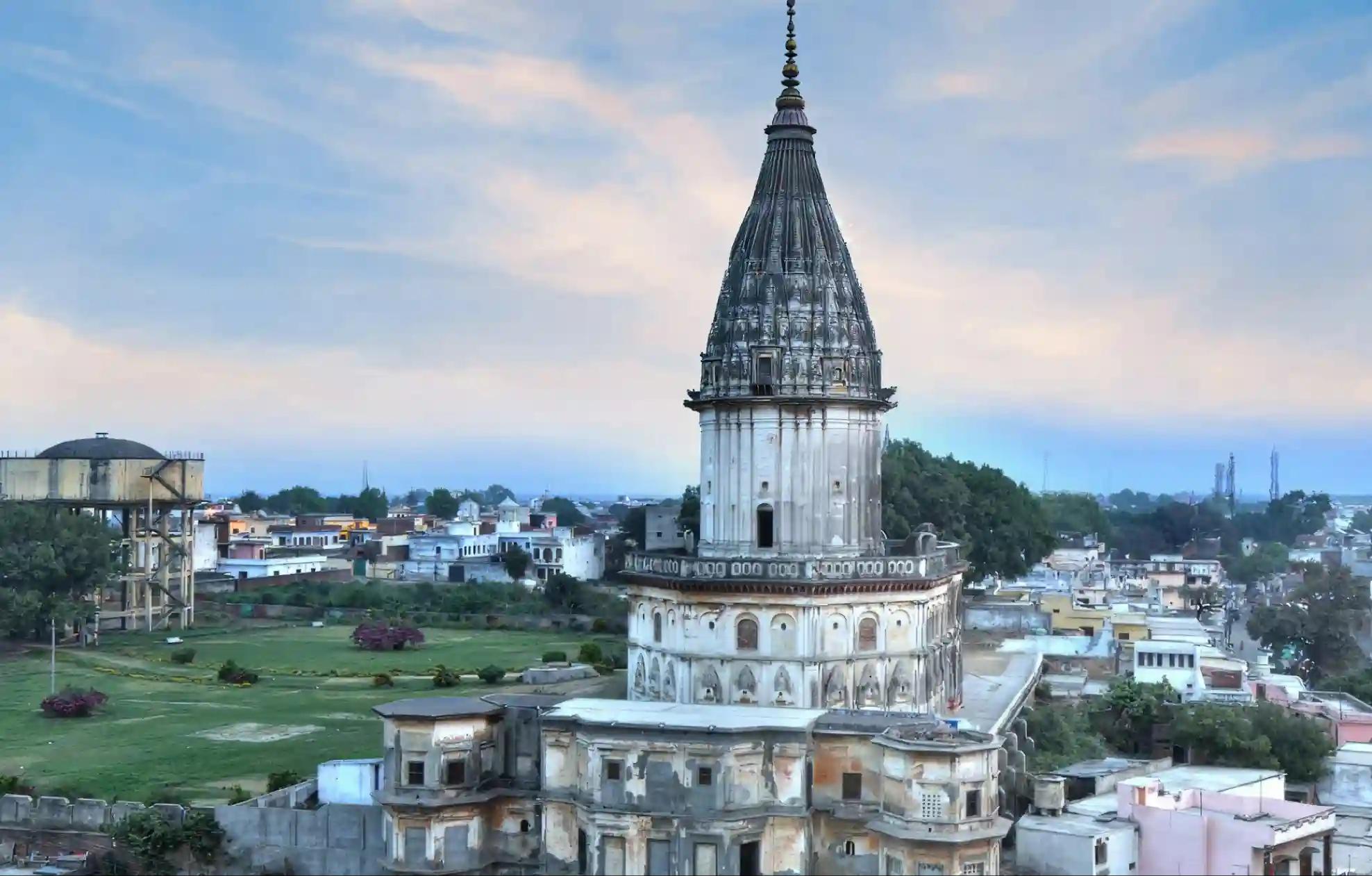 Shri Prachin Raj Dwar Temple, Ayodhya, Uttar Pradesh 