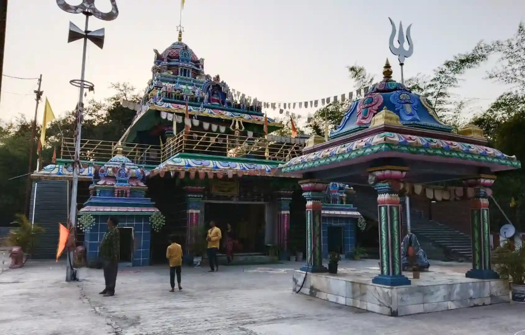 माँ बगलामुखी मंदिर, उज्जैन, मध्य प्रदेश माँ बगलामुखी मंदिर, उज्जैन, मध्य प्रदेश