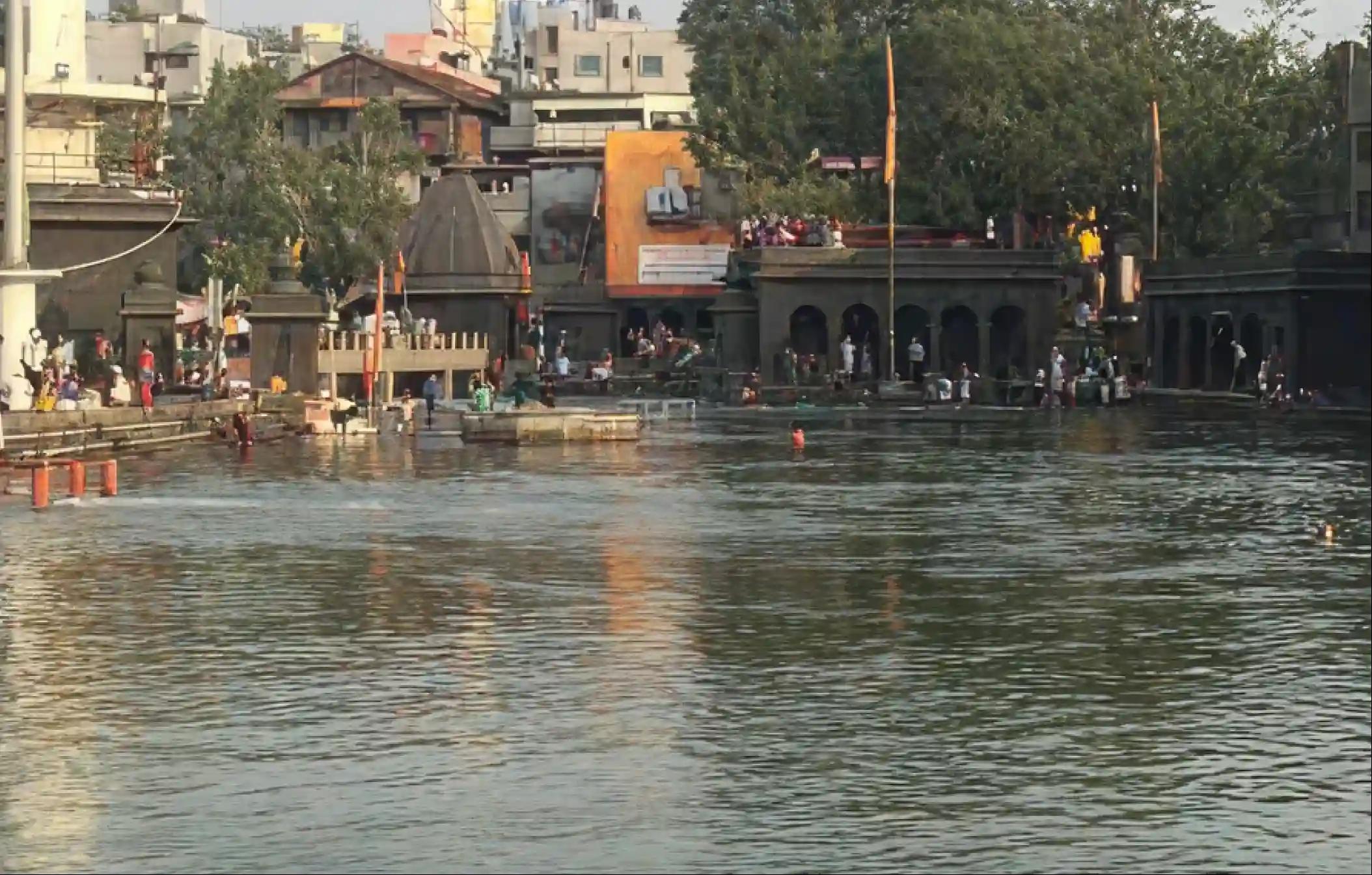 Shri Trimbakeshwar Jyotirlinga Godavari Ghat,Nashik - Maharashtra Shri Trimbakeshwar Jyotirlinga Godavari Ghat,Nashik - Maharashtra