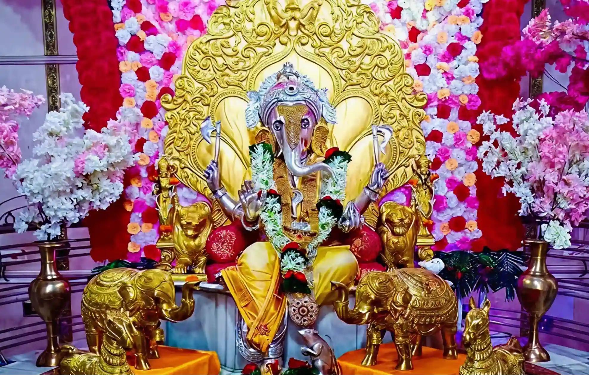 Siddhivinayak Chandicha Ganapati Temple, Nashik, Maharashtra Siddhivinayak Chandicha Ganapati Temple, Nashik, Maharashtra