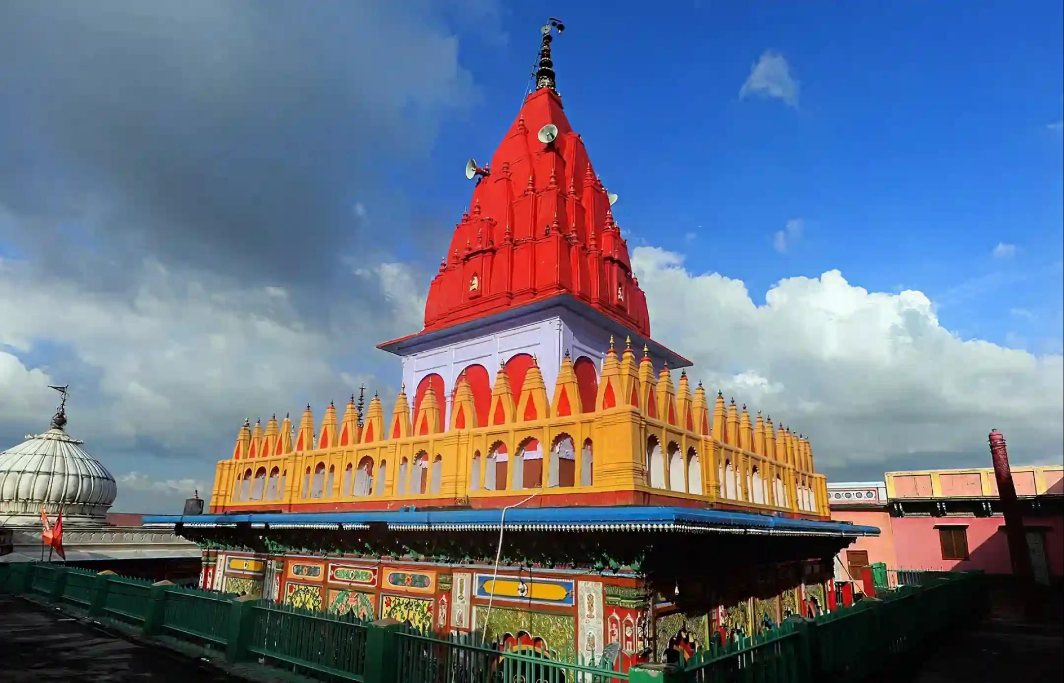 श्री हनुमान गढ़ी मंदिर,अयोध्या श्री हनुमान गढ़ी मंदिर,अयोध्या