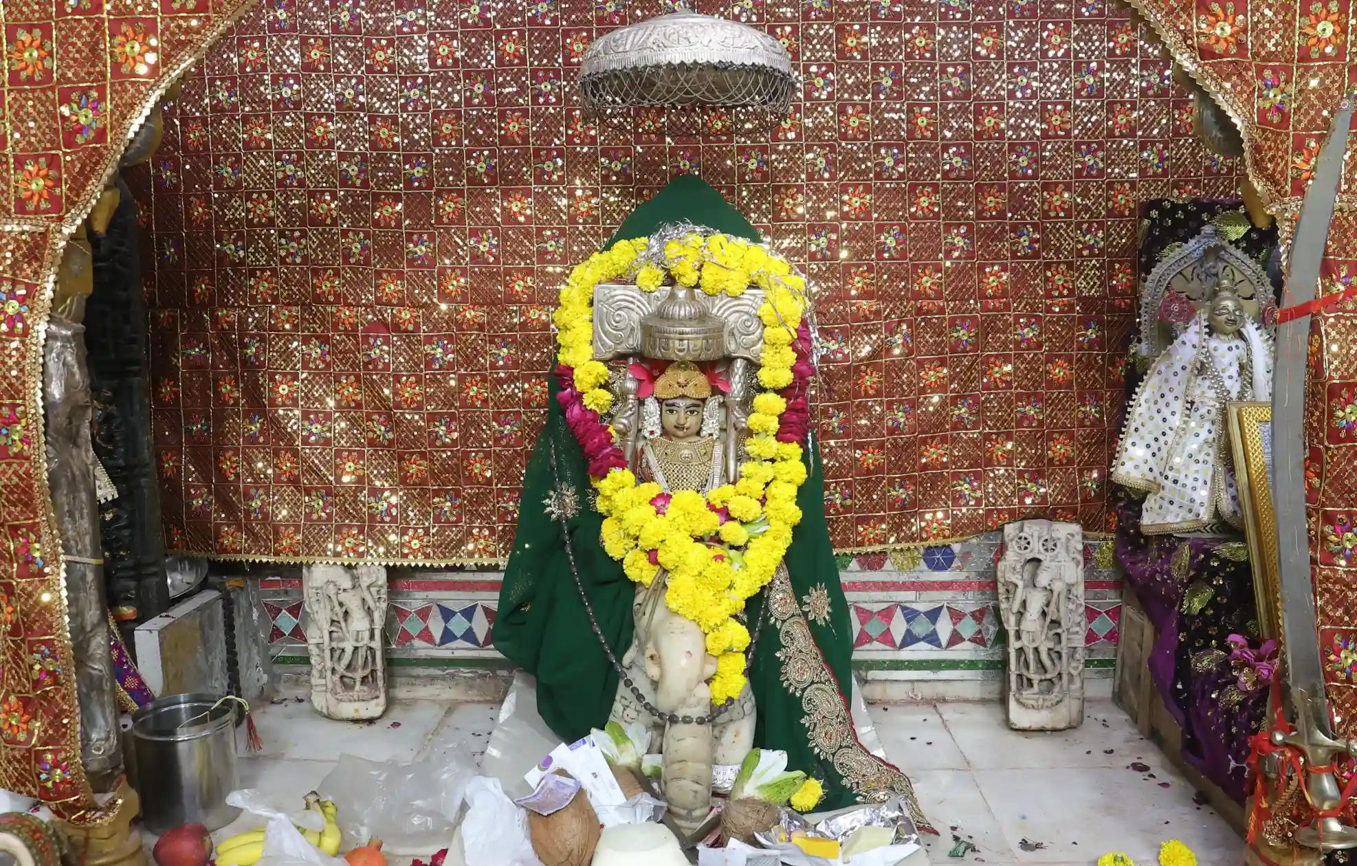 Shri Gajalakshmi Temple, Ujjain, Madhya Pradesh Shri Gajalakshmi Temple, Ujjain, Madhya Pradesh