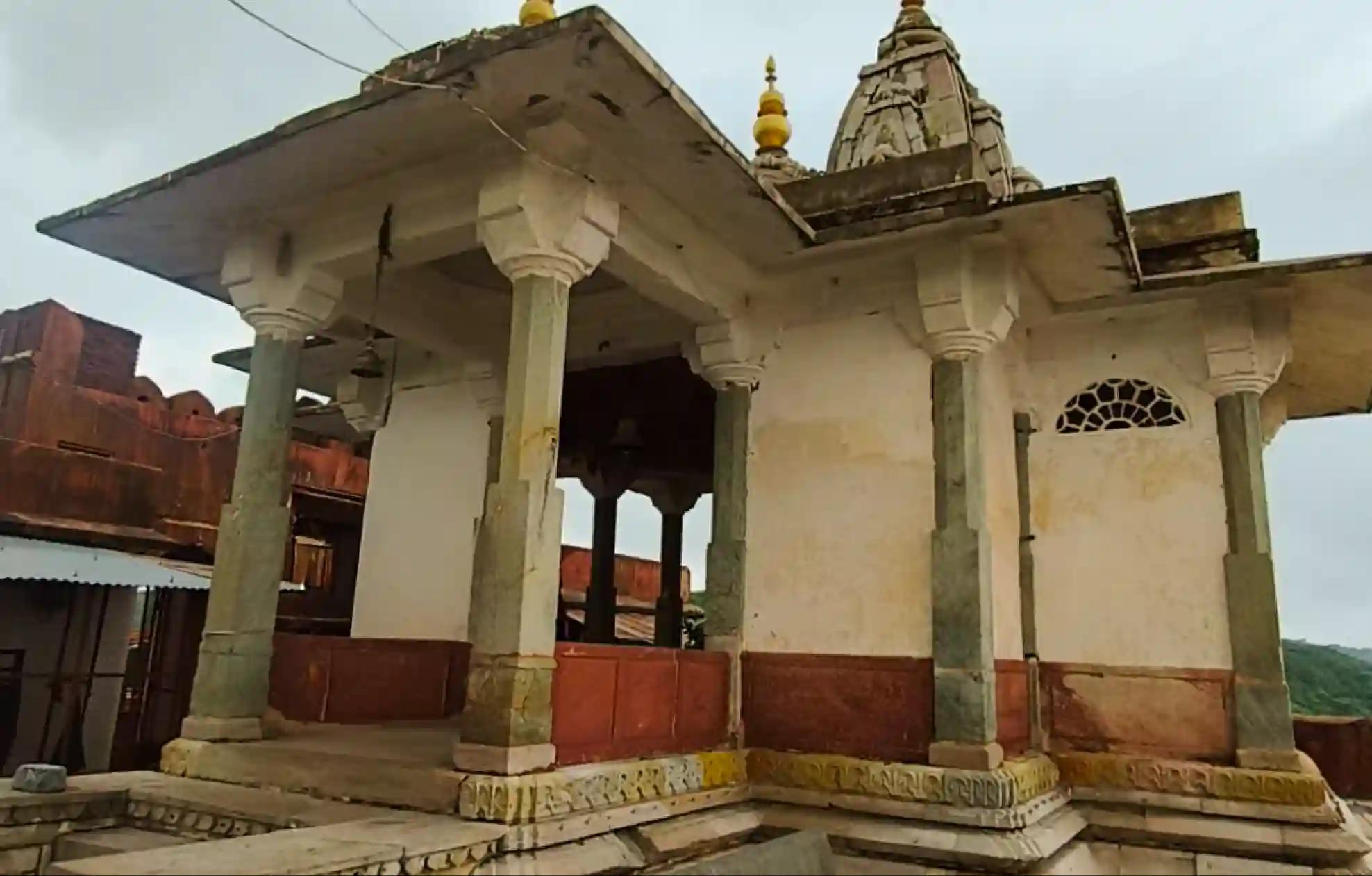 श्री गलता जी सूर्य मंदिर, जयपुर, राजस्थान श्री गलता जी सूर्य मंदिर, जयपुर, राजस्थान